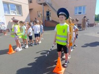 В Кемеровской области детсадовцы провели праздник ко 90-летию Госавтоинспекции